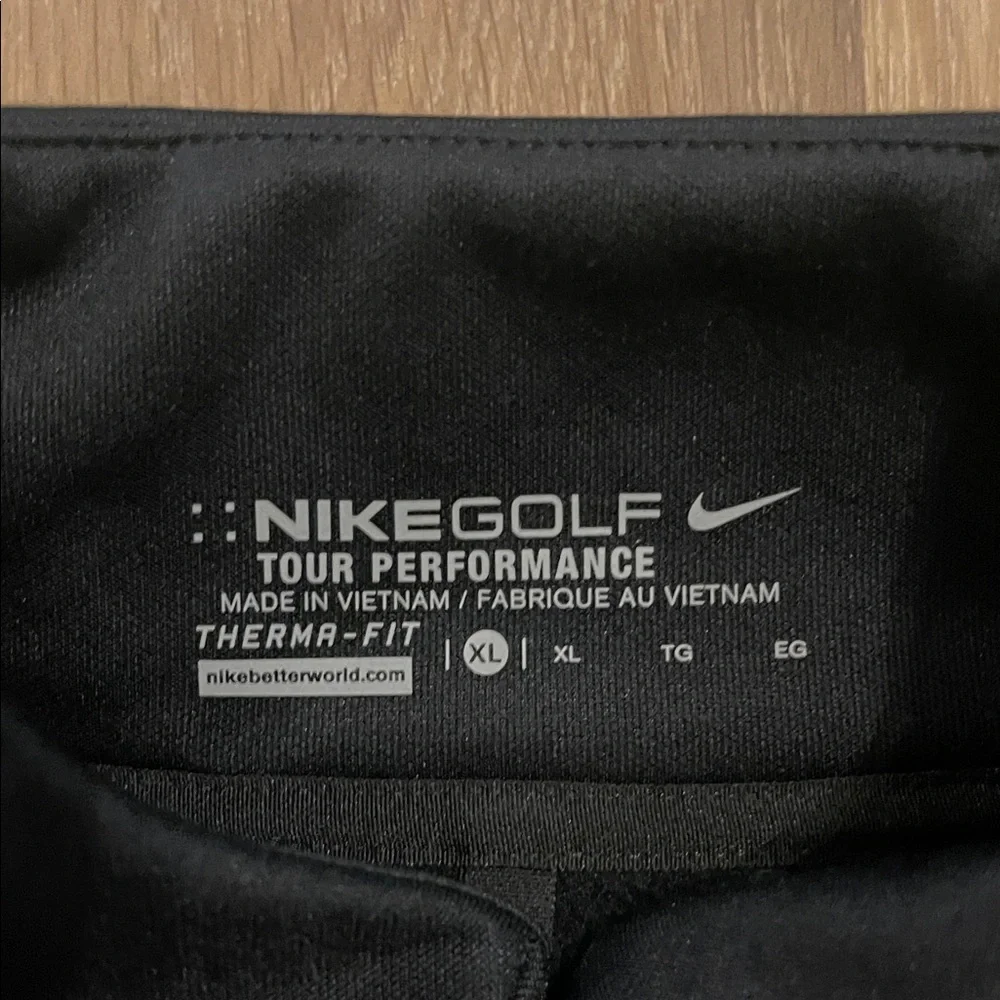 Nike golf tour performance size xl Black Lightweight quarter zip long sleeve